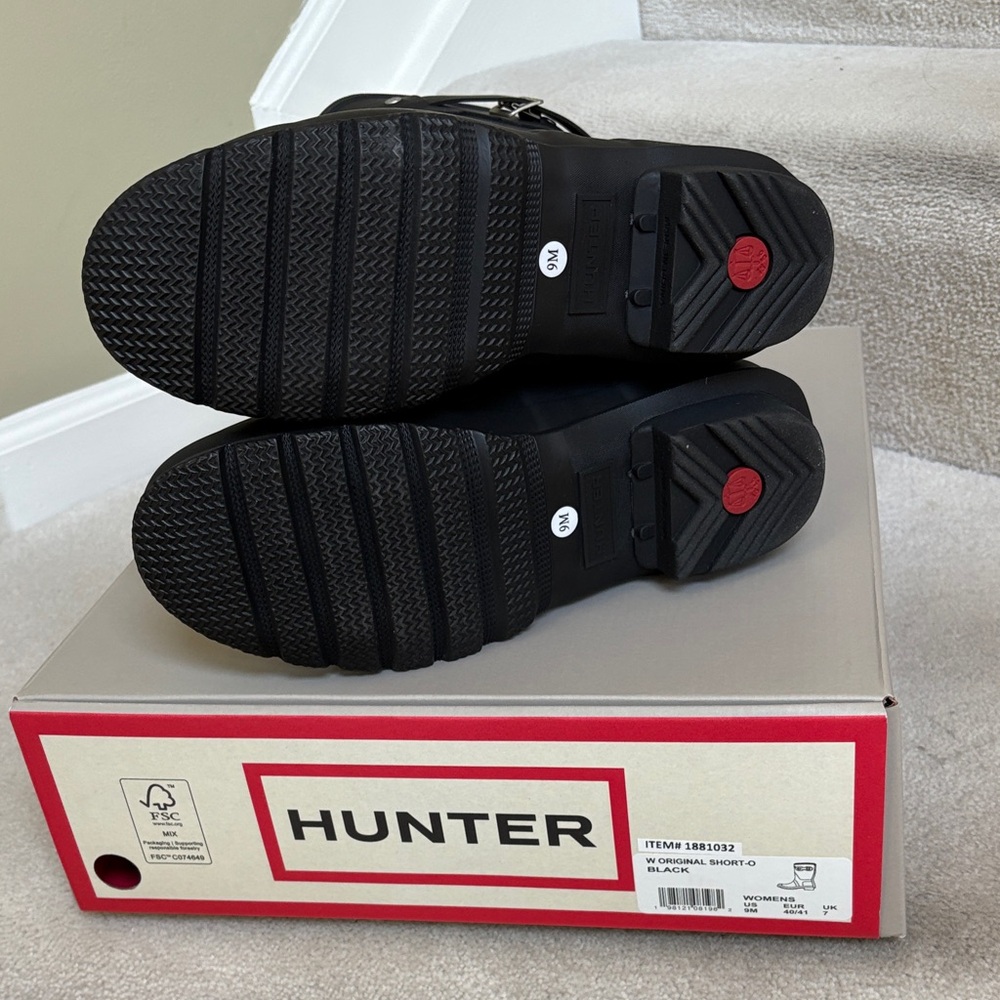 NIB Hunter Classic Black Rain Boots - Picture 3 of 6